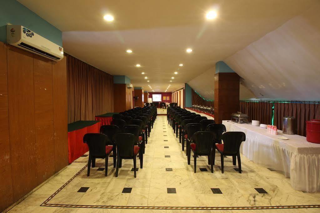Clarks Inn- Grand Gorakhpur Exteriör bild